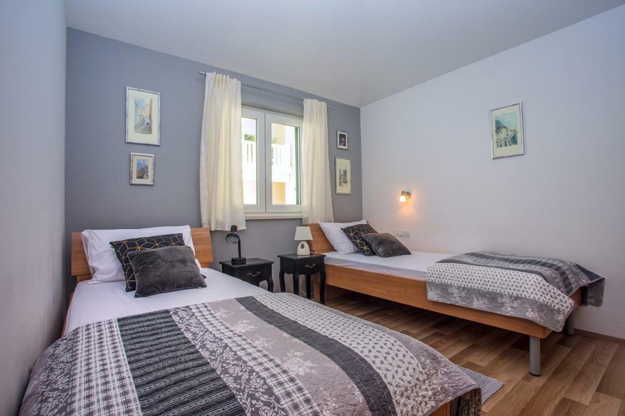 Villa Maslina, With Private 32M2Pool, Panoramic Views On 100Km Coastline, 12 Pax Lokva Rogoznica Zewnętrze zdjęcie